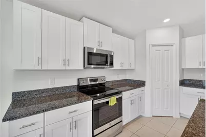 8598 Parsons Hill Boulevard, Wesley Chapel, FL 33545 - Photo 6