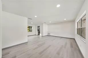 4612 Chateau Rd, Orlando, FL 32808 - Photo 2