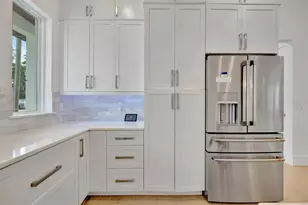 916 Highland St, Sarasota, FL 34234 - Photo 16