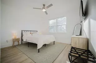 916 Highland St, Sarasota, FL 34234 - Photo 30