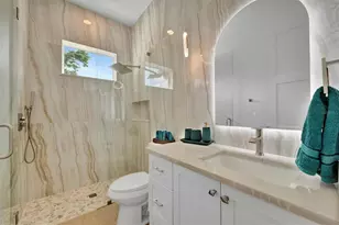 916 Highland St, Sarasota, FL 34234 - Photo 36