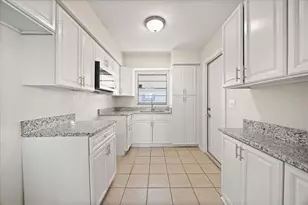 2525 Kingsland Ave, Orlando, FL 32808 - Photo 4