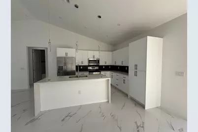 2620 NE 22nd Avenue, Cape Coral, FL 33909 - Photo 4