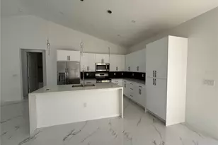 2620 NE 22nd Ave, Cape Coral, FL 33909 - Photo 4