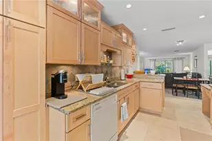 7310 Sunshine Skyway Ln S, Saint Petersburg, FL 33711 - Photo 10