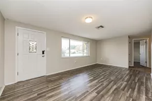 9436 Legend Ln, Port Richey, FL 34668 - Photo 4