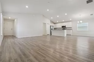 2607 Tulip Dr, Davenport, FL 33837 - Photo 2