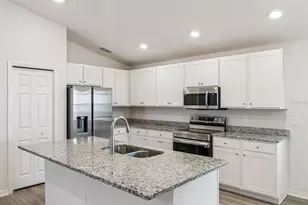 2607 Tulip Dr, Davenport, FL 33837 - Photo 6