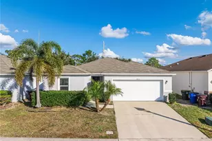 2813 Mosshire Cir, Saint Cloud, FL 34772 - Photo 2