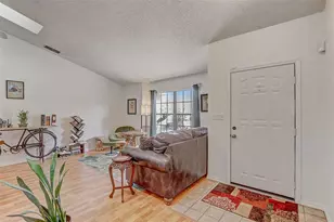 10400 Hunters Trail Ct, Orlando, FL 32817 - Photo 4