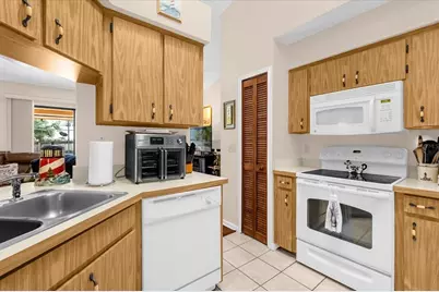 4576 Eden Woods Circle, Orlando, FL 32810 - Photo 10