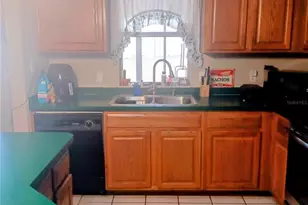 719 Oak Ln, Lady Lake, FL 32159 - Photo 4