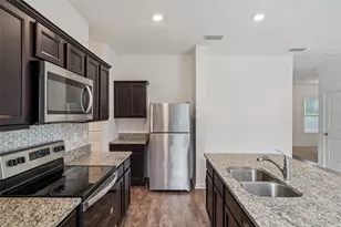 16505 Cherry Landing Dr, Groveland, FL 34736 - Photo 10