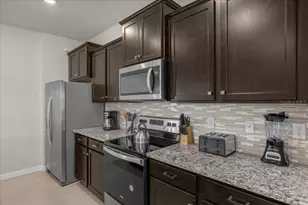 1261 Emerald Row St, Clermont, FL 34714 - Photo 6