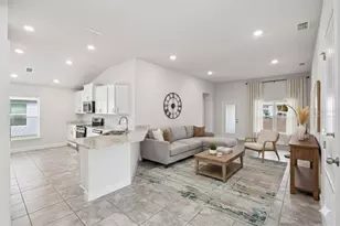 2358 Friendly Confines Loop, Davenport, FL 33837 - Photo 2