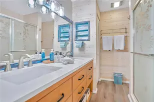 1646 Stickney Point Rd, Sarasota, FL 34231 - Photo 20