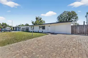5313 5th St Ct E, Bradenton, FL 34203 - Photo 2