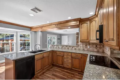 901 Sunset Avenue, Orange City, FL 32763 - Photo 6