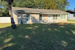 545 Oak Dr, Tavares, FL 32778 - Photo 2