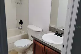 201 Drawbridge Ln, Valrico, FL 33594 - Photo 12