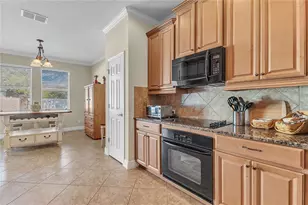 877 Strathmore Dr, Orlando, FL 32803 - Photo 2