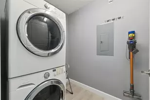100 S Eola Dr, Orlando, FL 32801 - Photo 32