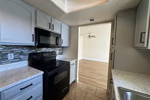 4318 Aqua Vista Dr, Orlando, FL 32839 - Photo 8