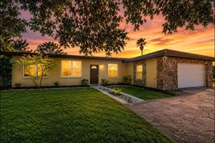 8812 Oakwood Dr, Lake Wales, FL 33898 - Photo 2