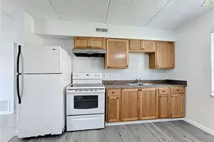 694 Michigan Ct, Saint Cloud, FL 34769 - Photo 6