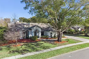 522 Lagoon Dr, Oviedo, FL 32765 - Photo 2