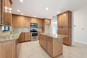 915 Woodleaf Way, Tampa, FL 33613 - Photo 12