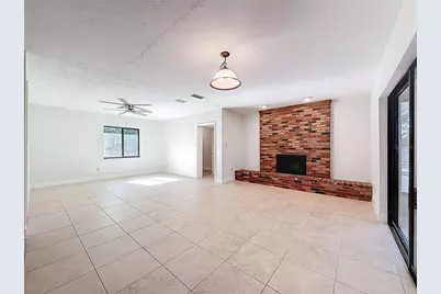 915 Woodleaf Way, Tampa, FL 33613 - Photo 18