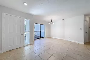 915 Woodleaf Way, Tampa, FL 33613 - Photo 4