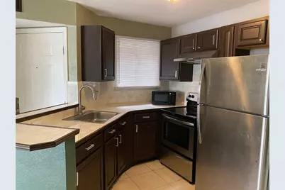 1916 Lake Atriums Circle #28, Orlando, FL 32839 - Photo 4