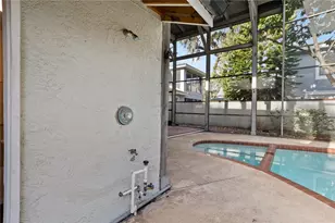 210 Phillips Pl, Orlando, FL 32806 - Photo 10