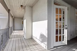 210 Phillips Pl, Orlando, FL 32806 - Photo 16