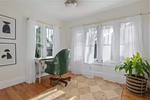 210 Phillips Pl, Orlando, FL 32806 - Photo 36