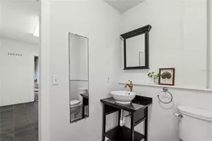 210 Phillips Pl, Orlando, FL 32806 - Photo 44