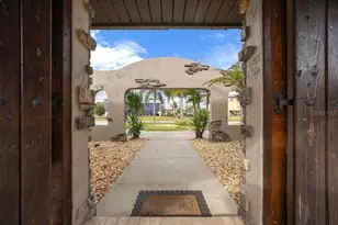 452 SE Paradise Point Rd, Crystal River, FL 34429 - Photo 4