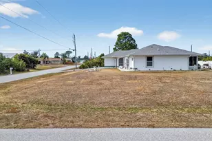 12320 Evelyn Ave, Port Charlotte, FL 33981 - Photo 10