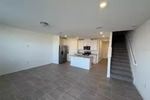 16462 Bird of Paradise Ave, Clermont, FL 34714 - Photo 4