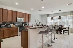 430 Las Fuentes Dr, Kissimmee, FL 34746 - Photo 4
