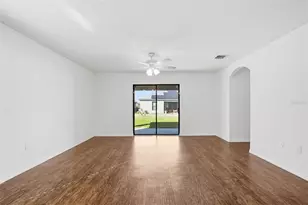 906 Wynnmere Walk Ave, Ruskin, FL 33570 - Photo 10