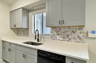 702 St Matthew Cir, Altamonte Springs, FL 32714 - Photo 8