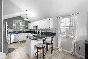 325 Sonoma Valley Cir, Orlando, FL 32835 - Photo 10