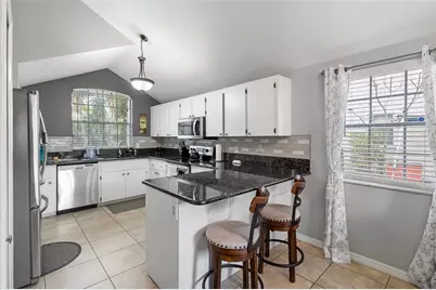 325 Sonoma Valley Circle, Orlando, FL 32835 - Photo 8