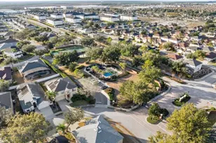 942 Henley Cir, Davenport, FL 33896 - Photo 50