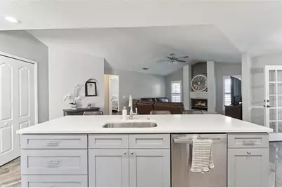 692 Rochester Street, Oviedo, FL 32765 - Photo 2