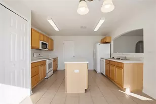 1046 Brenton Leaf Dr, Ruskin, FL 33570 - Photo 10