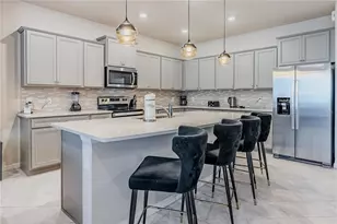 2126 Lelani Cir, Davenport, FL 33897 - Photo 8